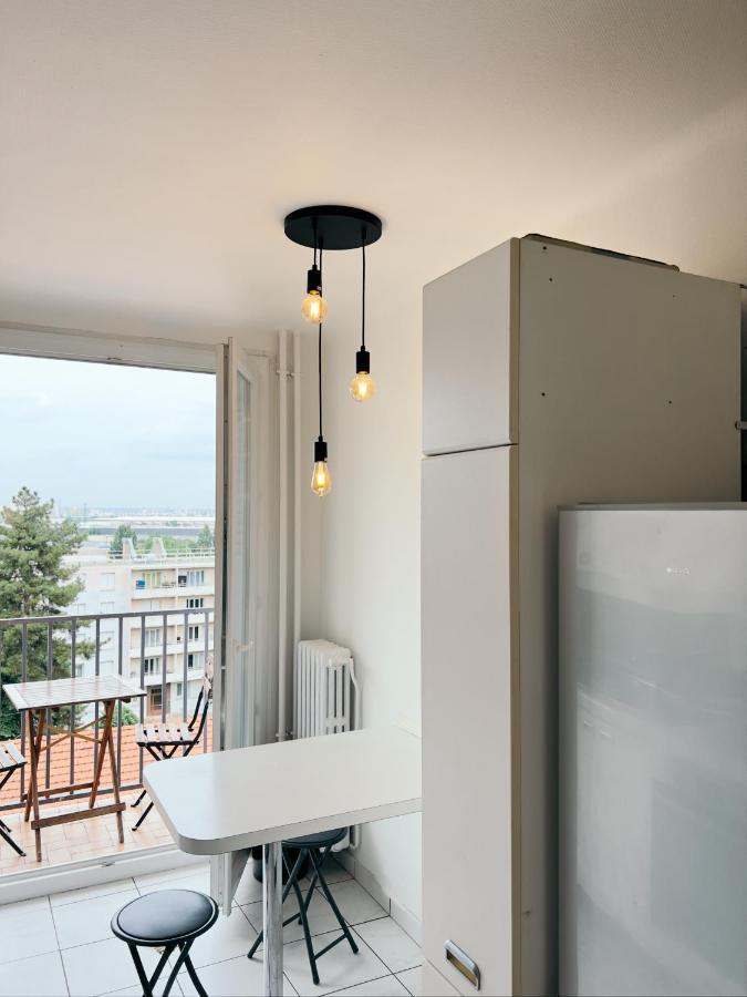 Appartement Spacieux Avec Balcon Saint-Fons Exteriér fotografie